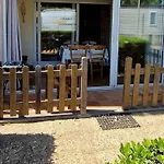 Διαμέρισμα 2 Pieces En Rez-de-chaussee Proche Avec Parking Prive Et Terrain De Petanque - Fr-1-387-109