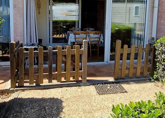 アパート 2 Pieces En Rez-de-chaussee Proche Avec Parking Prive Et Terrain De Petanque - Fr-1-387-109